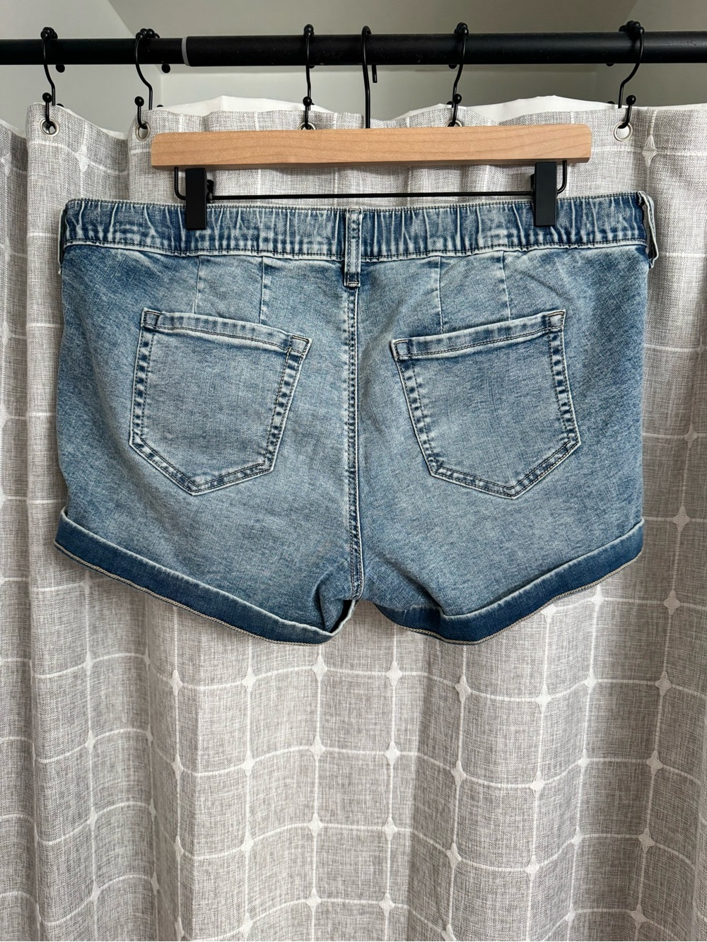 NWOT•Never Worn!! TWO Torrid 3.5” Mid Rise Shorts 00X , TORRID SIZE 10 Large - Picture 8 of 10
